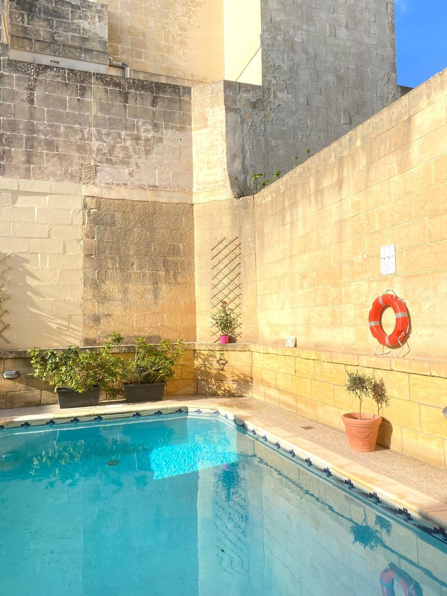 A La Maison B&B Xaghra Bagian luar foto