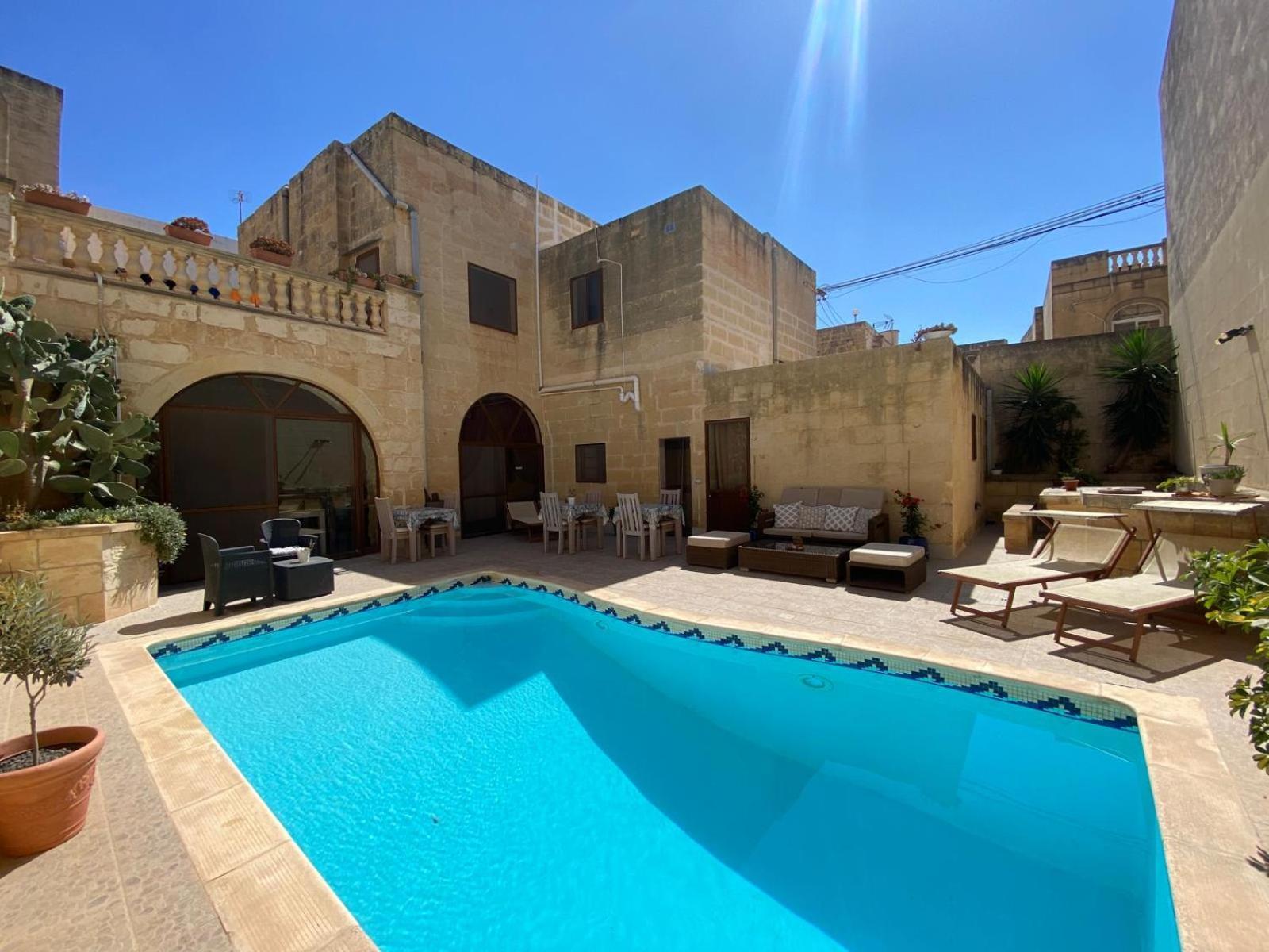 A La Maison B&B Xaghra Bagian luar foto