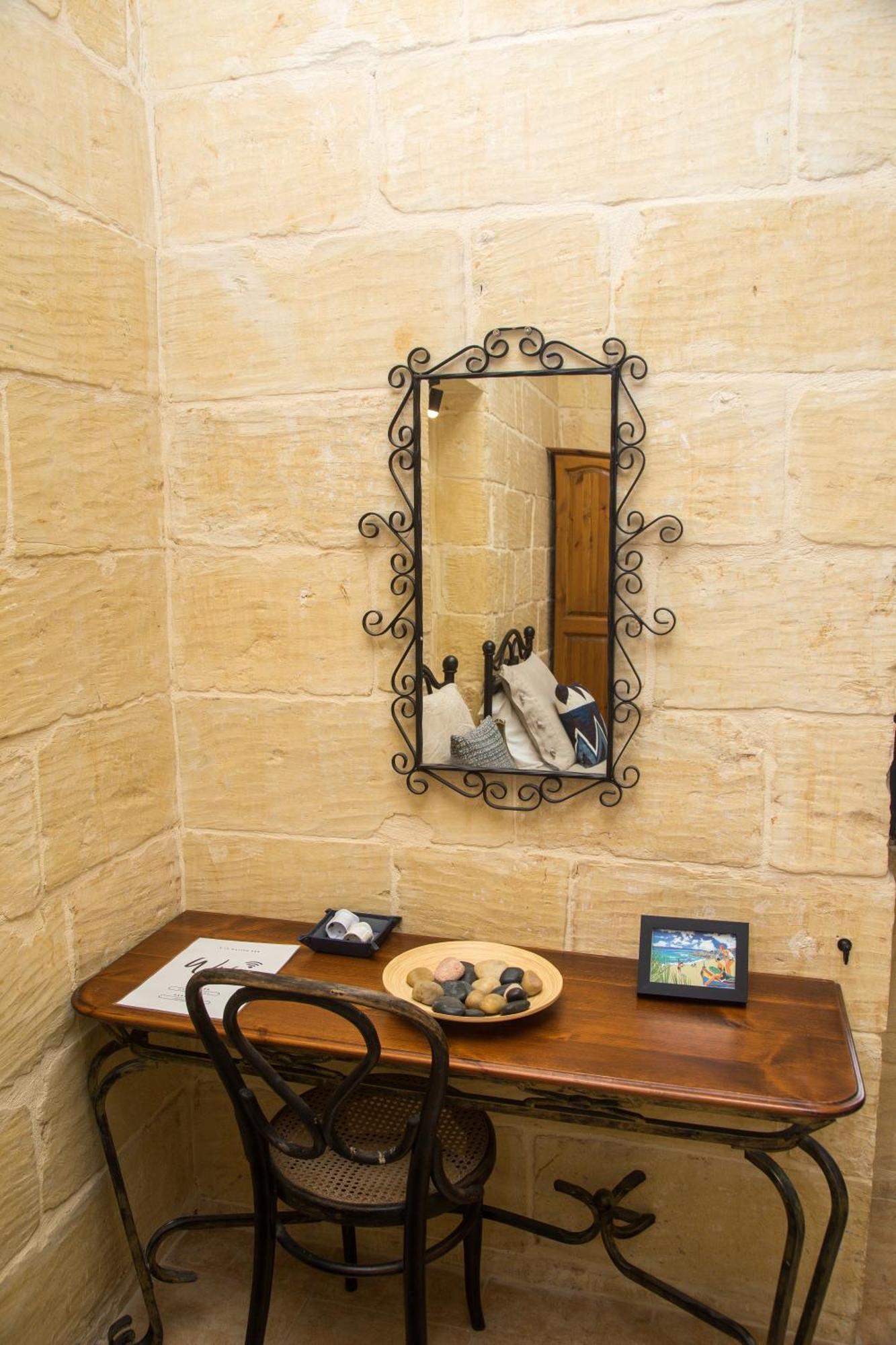 A La Maison B&B Xaghra Bagian luar foto