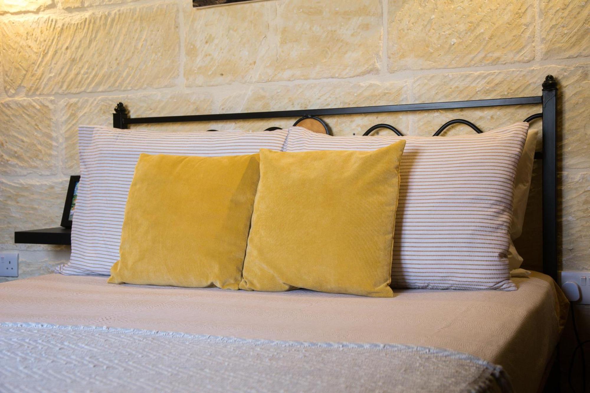 A La Maison B&B Xaghra Bagian luar foto